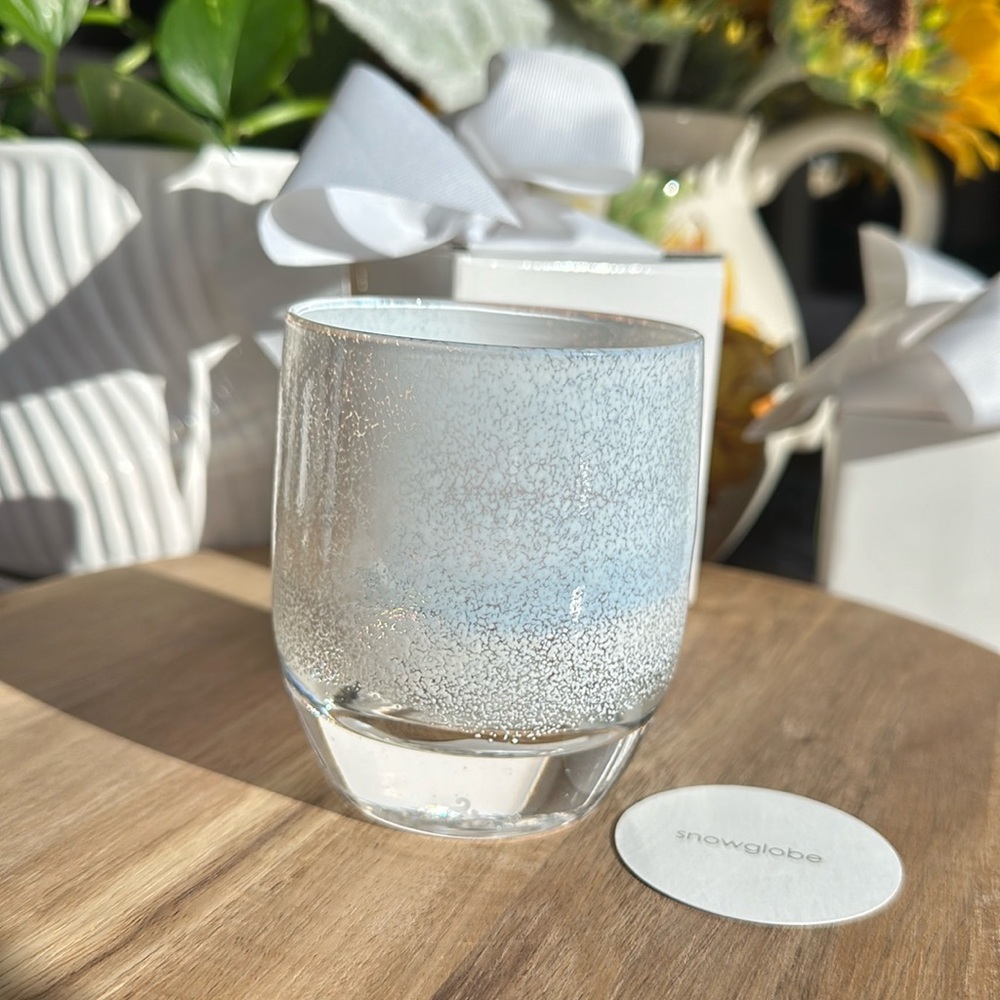 Stunning white glassybaby Snowglobe! 🎄